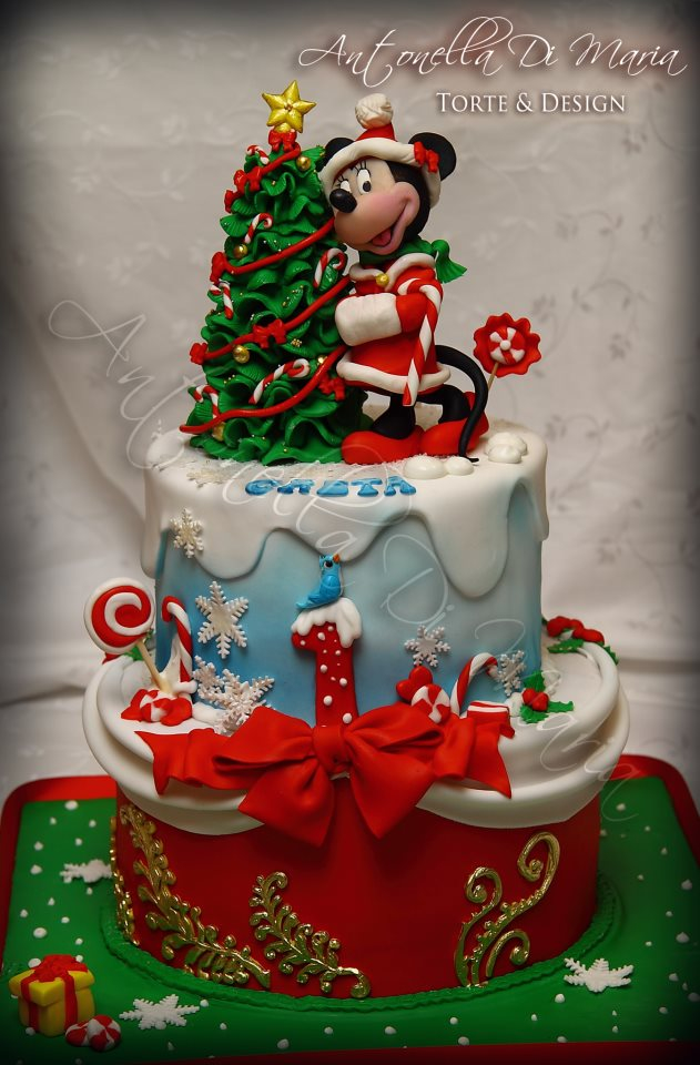 Minnie Mouse Christmas Cake