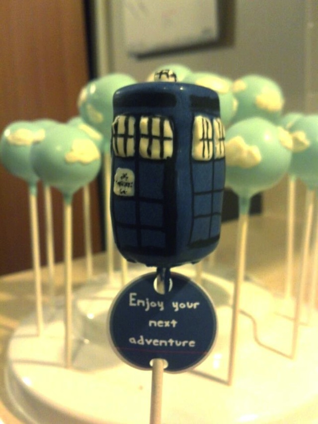 TARDIS Cake Pop