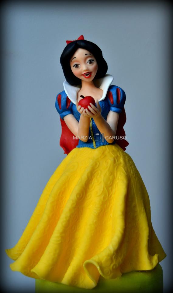 Marvelous Snow White Cake Topper Between The Pages Blog