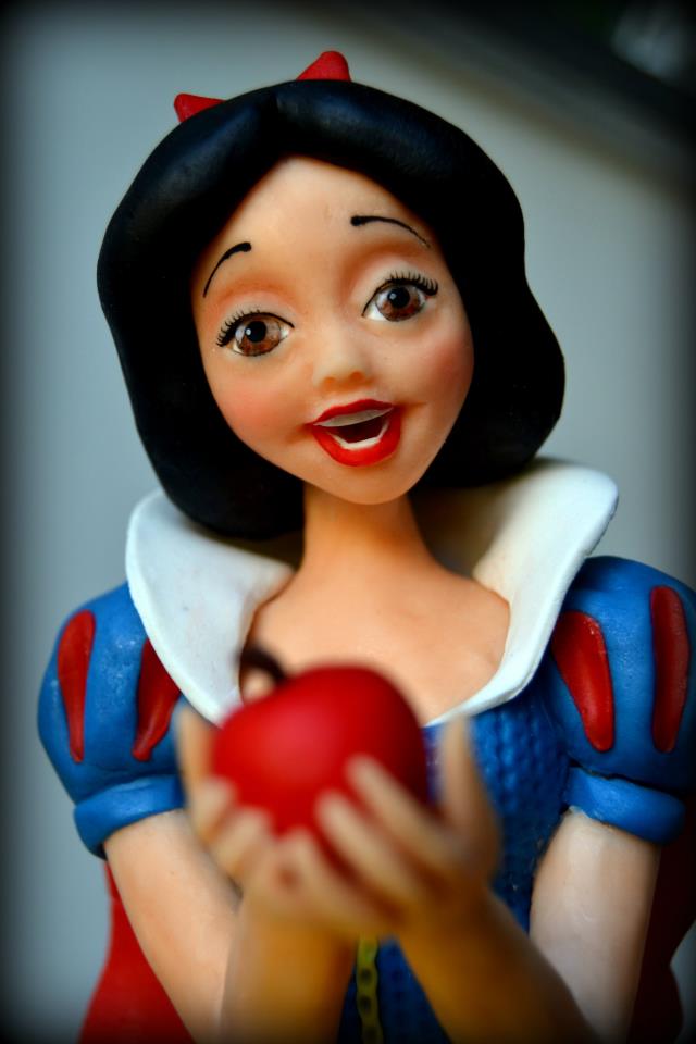 Snow White Cake Topper 