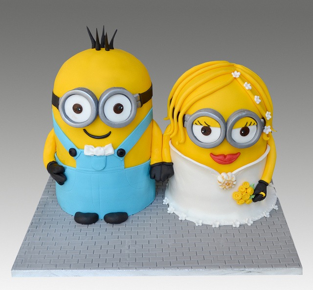 Minions Wedding Cake