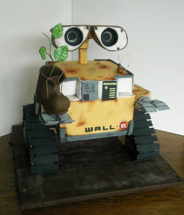 WALL-E Cake