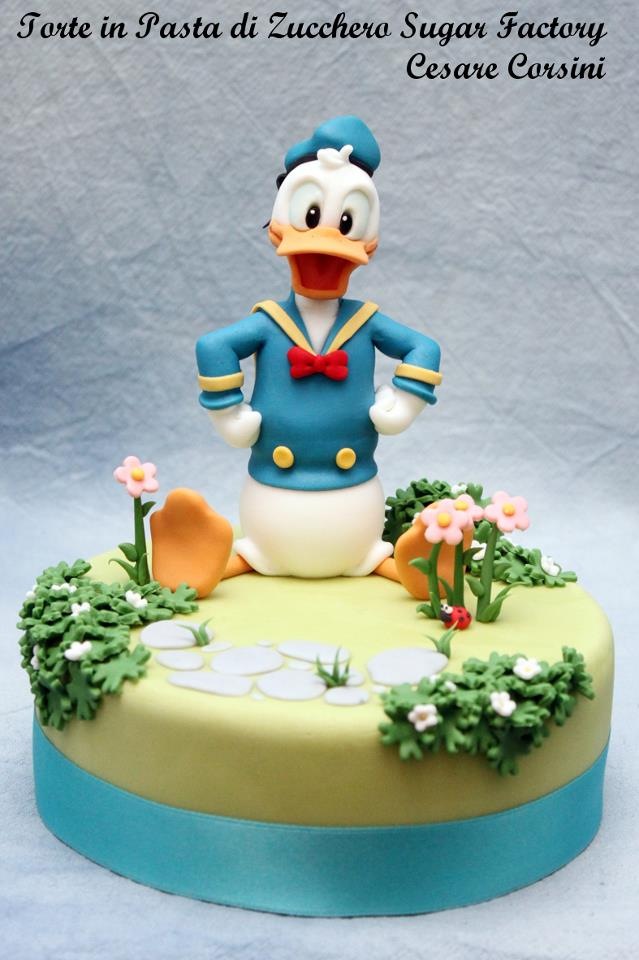 Donald Duck Cake