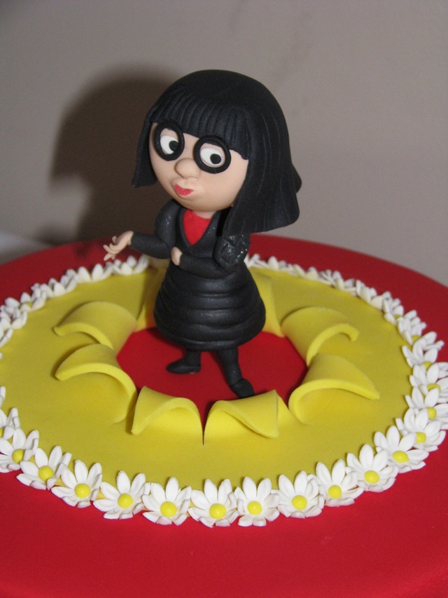 Incredibles Cake