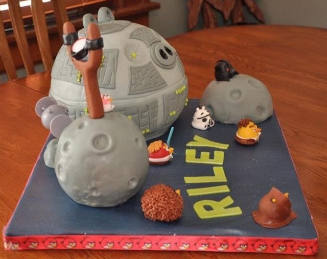 Angry Birds Star Wars Cake