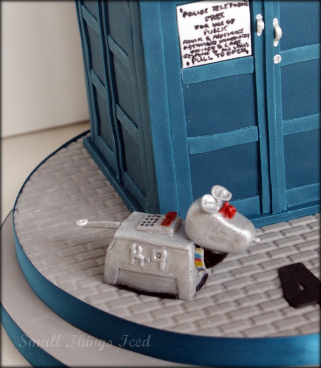 TARDIS Cake   