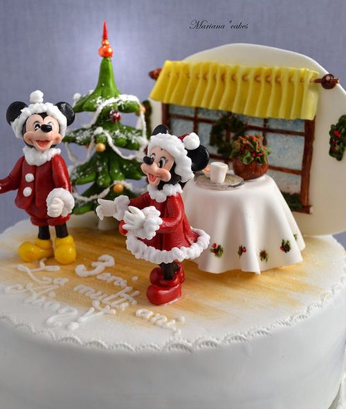 Minnie Mouse Christmas Cake