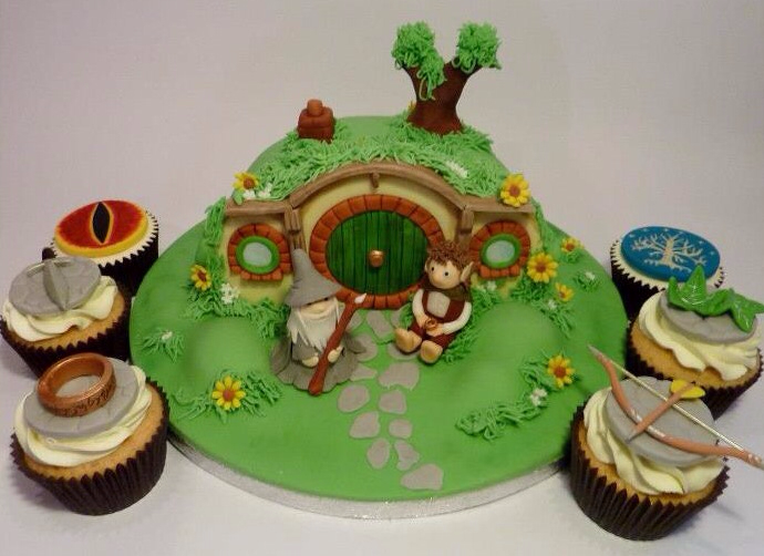 Lord of the Rings Cake And Cupcakes