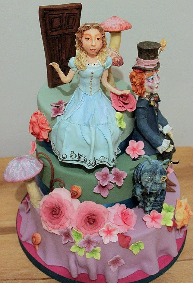 Alice in Wonderland Cake