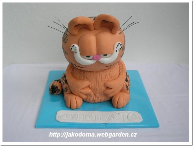 3 Cute Garfield Cakes -