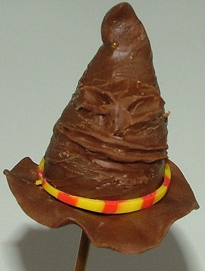 Sorting Hat Cake Pop