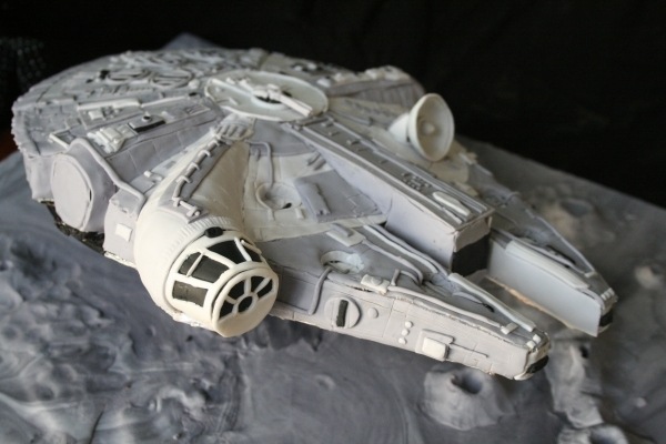 Millennium Falcon Cake 