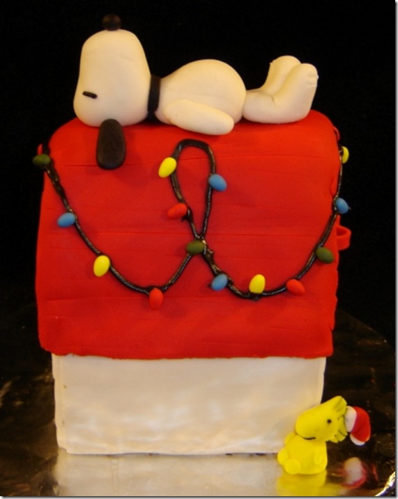 Snoopy christmas hot sale cake