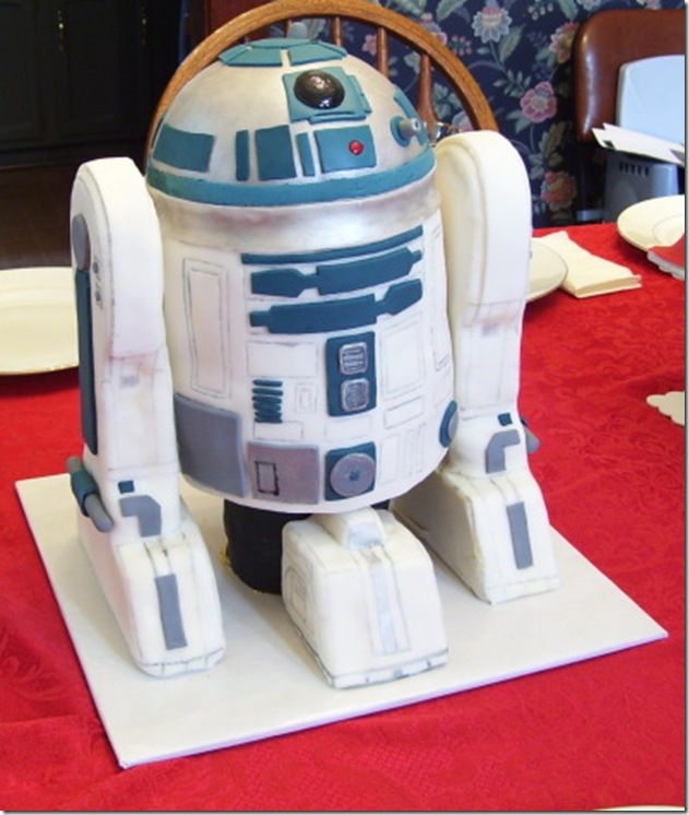 R2-D2 Cake