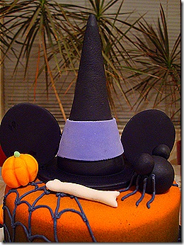 Mickey Mouse Halloween Cake