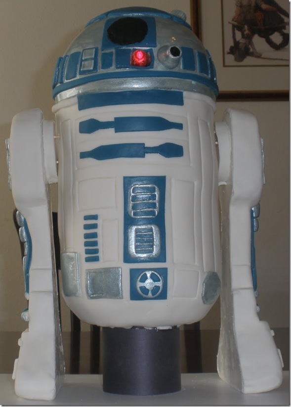 R2-D2 Cake 