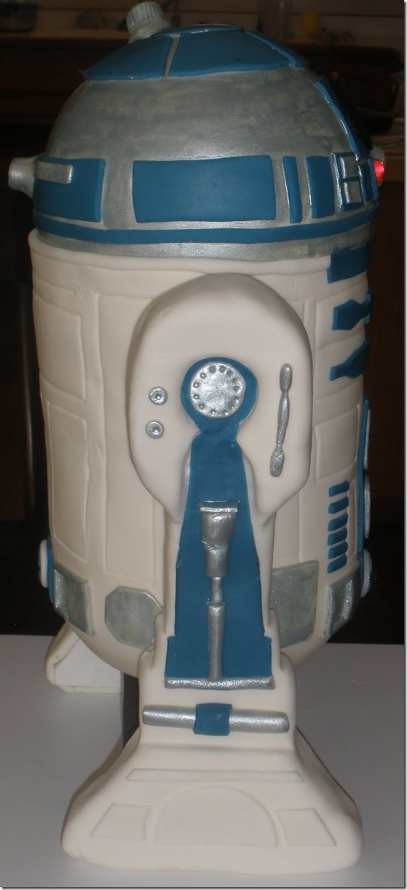 R2-D2 Cake