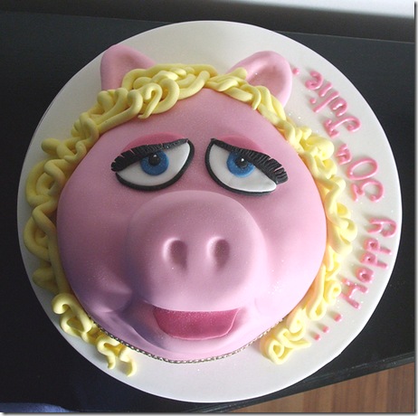 Miss Piggy Cake