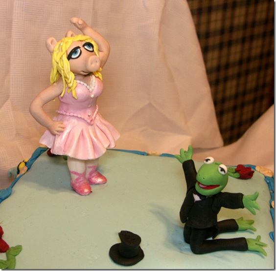 Miss Piggy and Kermit the Frog