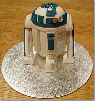 R2-D2 Wedding Cake Topper