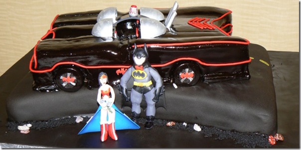 Batman and Wonder Woman Wedding Cake