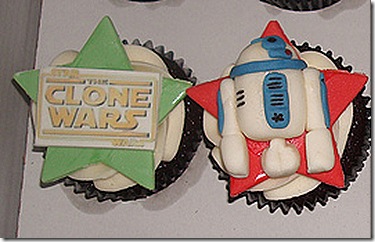 Star Wars R2-D2 Cupcake
