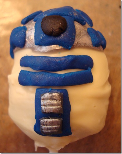 R2-D2 Cake Pop