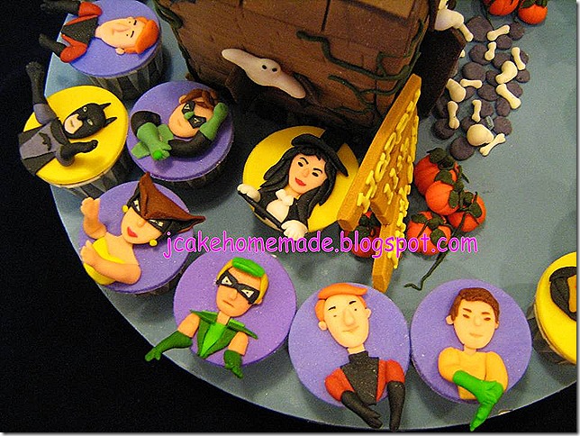 Justice League Cupcakes