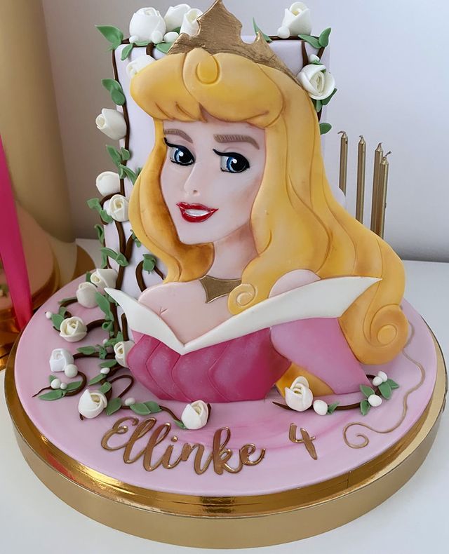 Tiny Food: Sleeping Beauty Cake | Oh My Disney | Oh My Disney has a recipe  for mini magic! 🎂 | By Sleeping BeautyFacebook