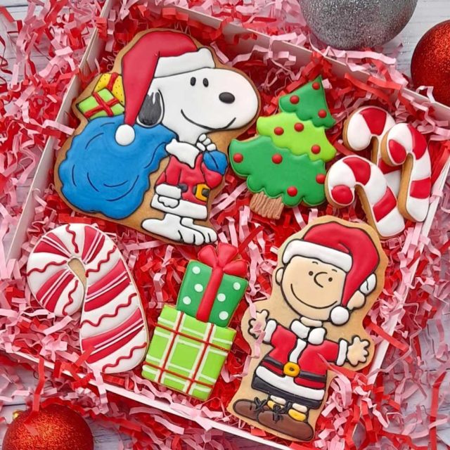 Santa Snoopy & Santa Charlie Brown Cookies - Between The Pages Blog