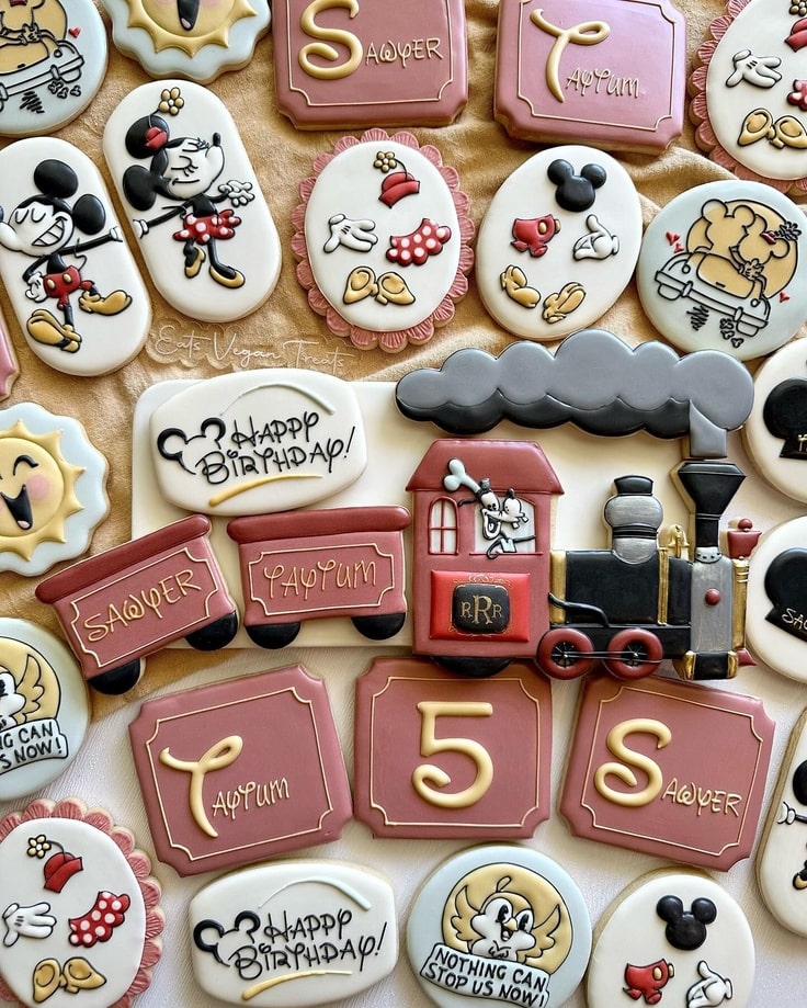 Mickey & Minnie's Runaway Railway Cookies